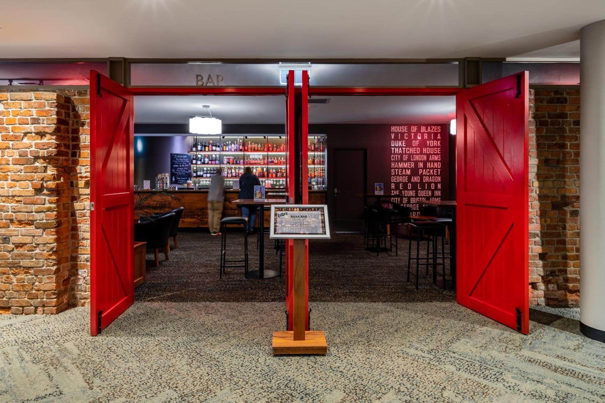 The Old Woolstore Apartment Hotel Hobart Bagian luar foto